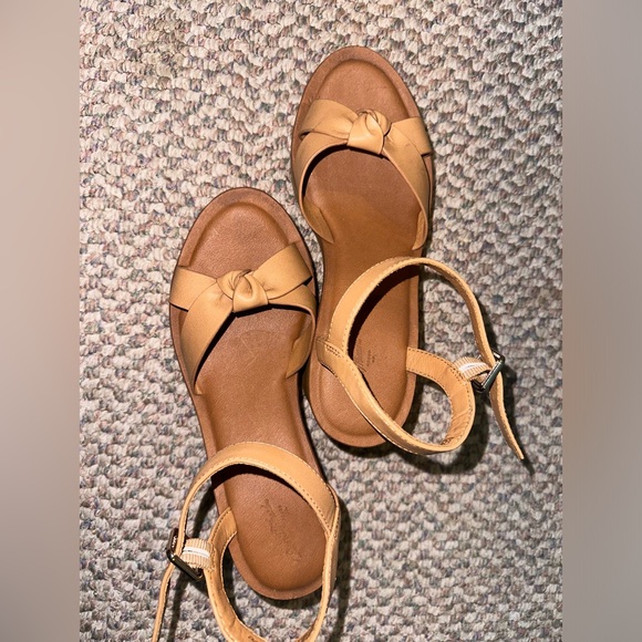 Platform Heels - Picture 2 of 3